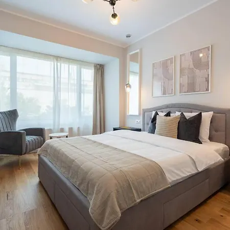 Bright & Calm - 2br - Location *