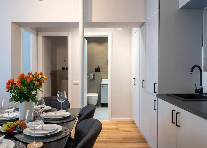 Апартаменти Bright & Calm - 2br - Location