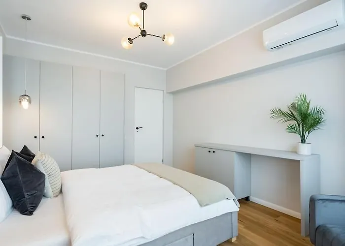 Апартаменти Bright & Calm - 2br - Location